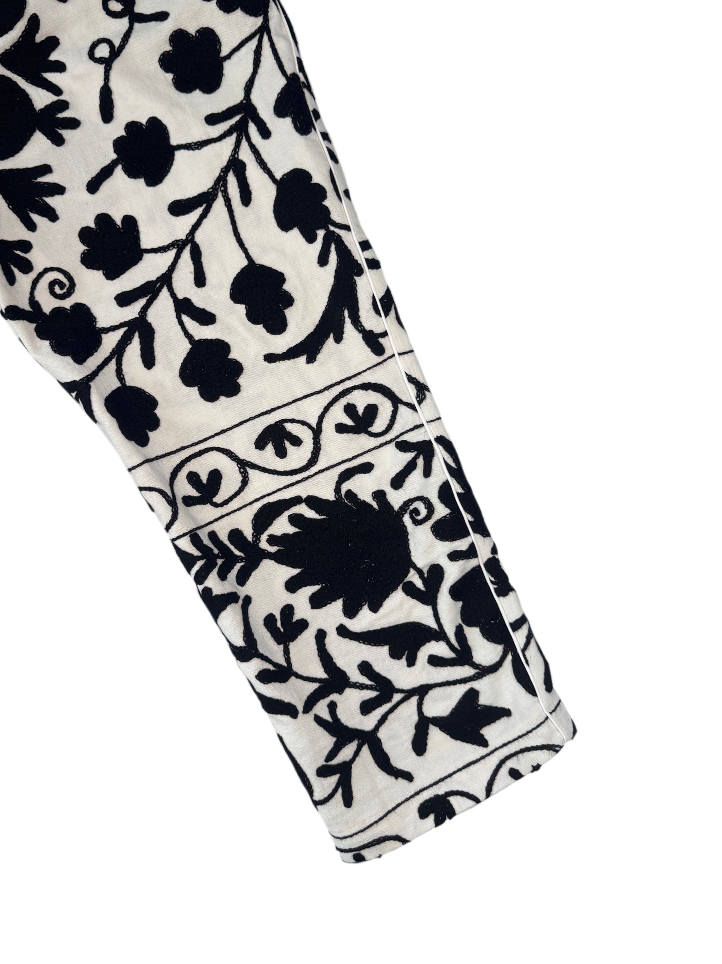 DAWID TOMASZEWSKI Bestickte Hose Flora Suzani Black & White Detail