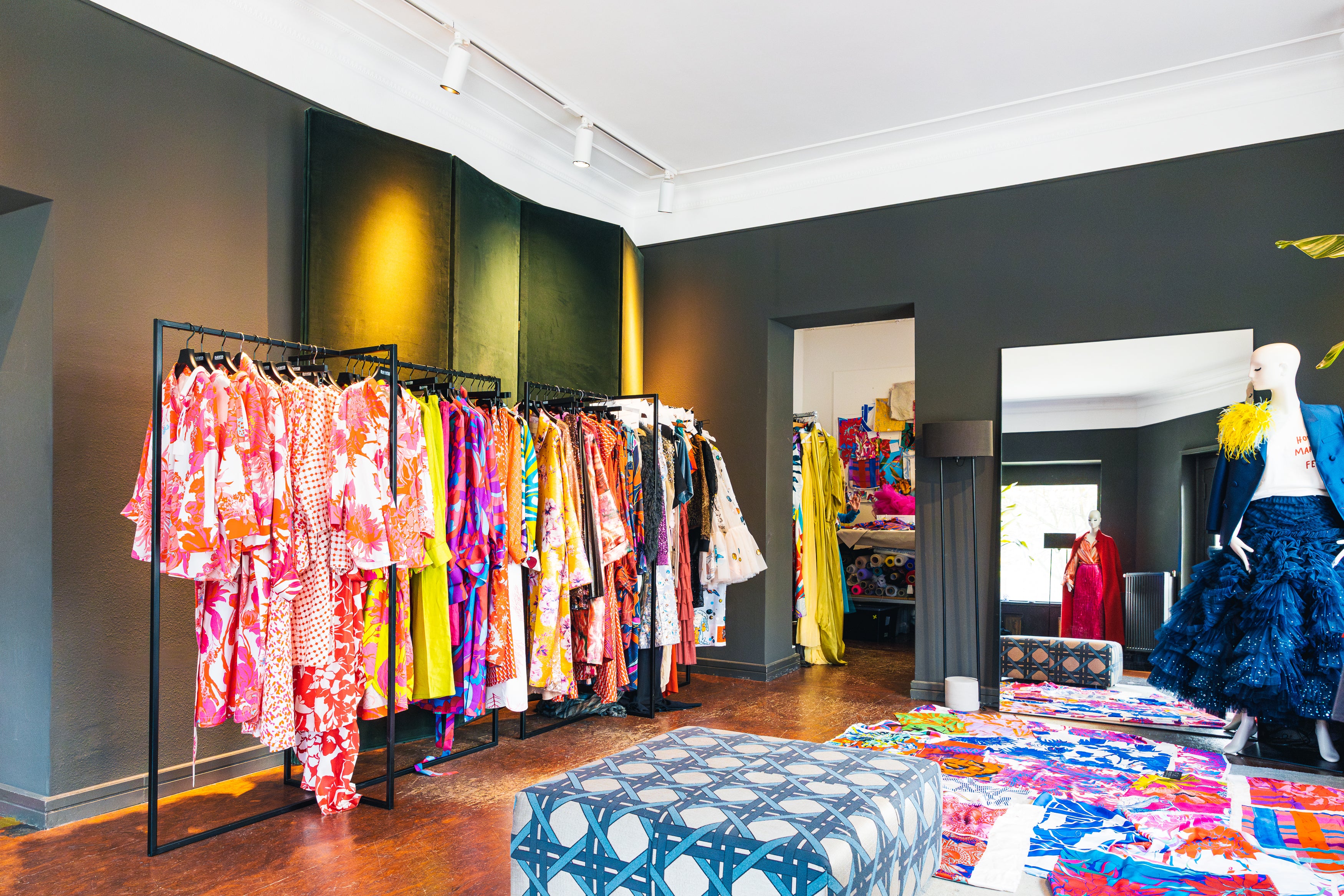 Berliner Showroom und Atelier des Modedesigners DAWID TOMASZEWSKI, Ort kreativer Arbeit und handwerklicher Couture-Produktion.