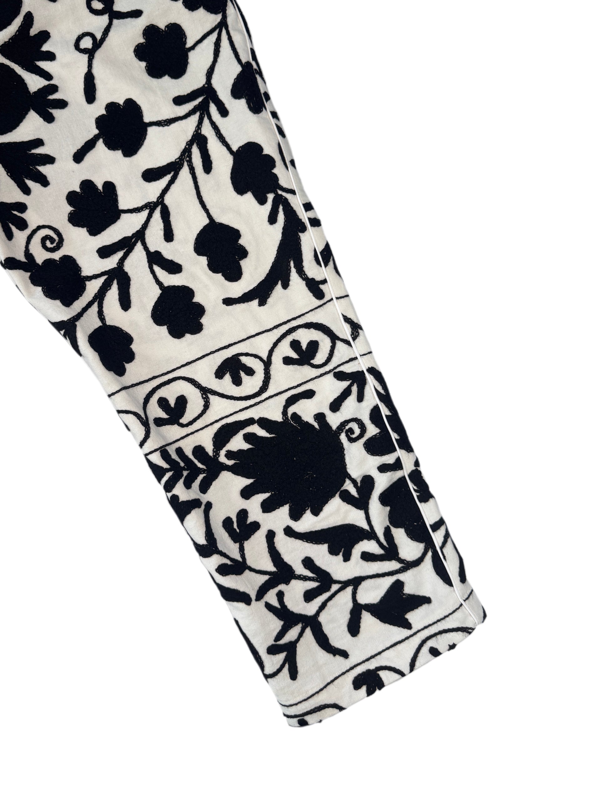 DAWID TOMASZEWSKI Bestickte Hose Flora Suzani Black & White Detail
