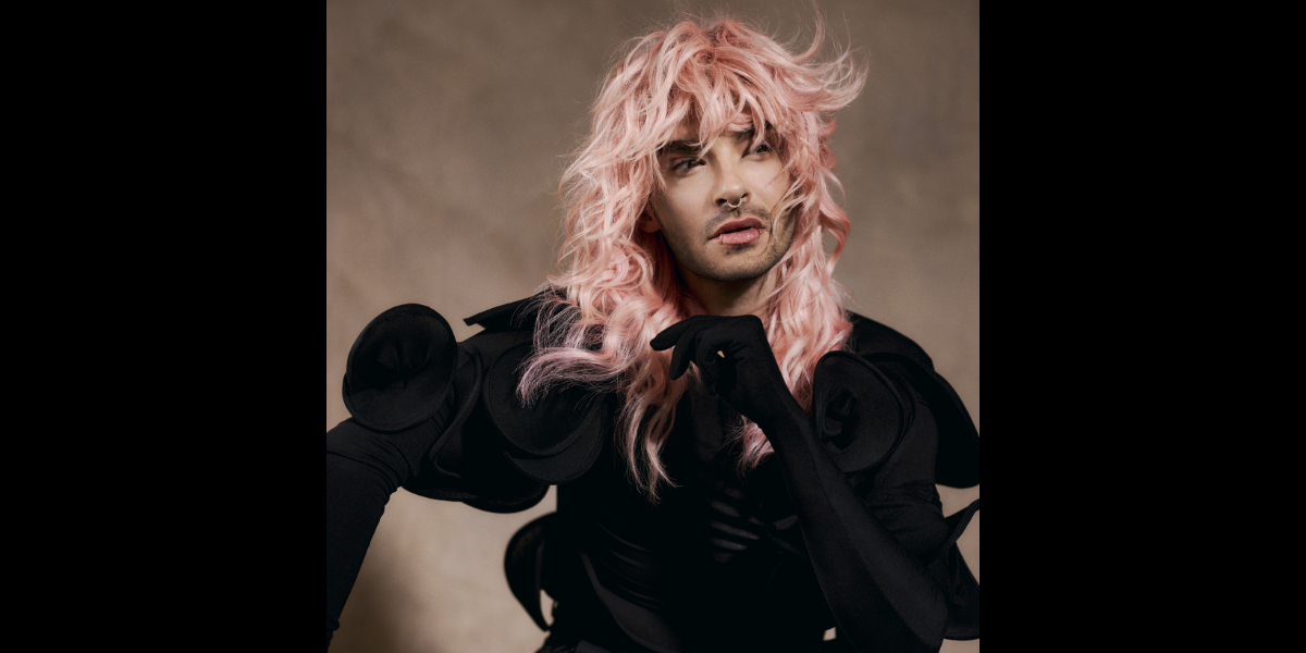 Celebrities tragen DAWID TOMASZEWSKI: Sänger Bill Kaulitz von Tokio Hotel in DAWID TOMASZEWSKI Couture. Berliner Mode von Modedesigner und Couturier Dawid Tomaszewski.