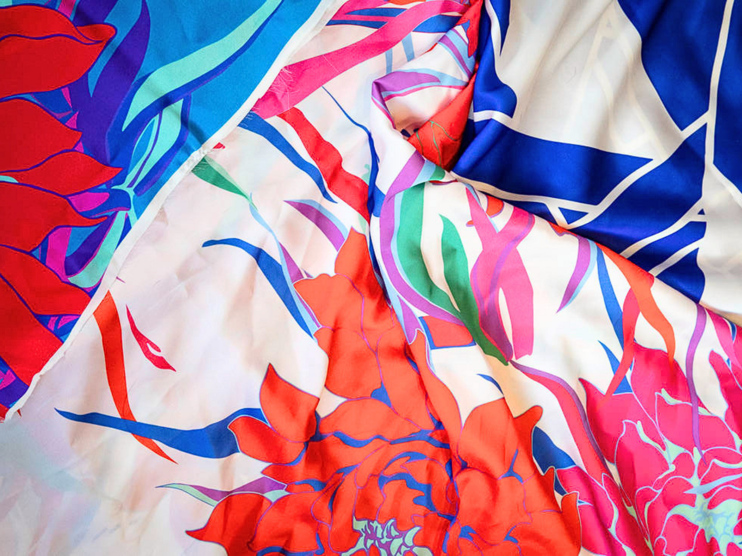 Designer Drucke und Prints auf Seide und edlen Stoffen vom Berliner Designer und Couturier Dawid Tomaszewski