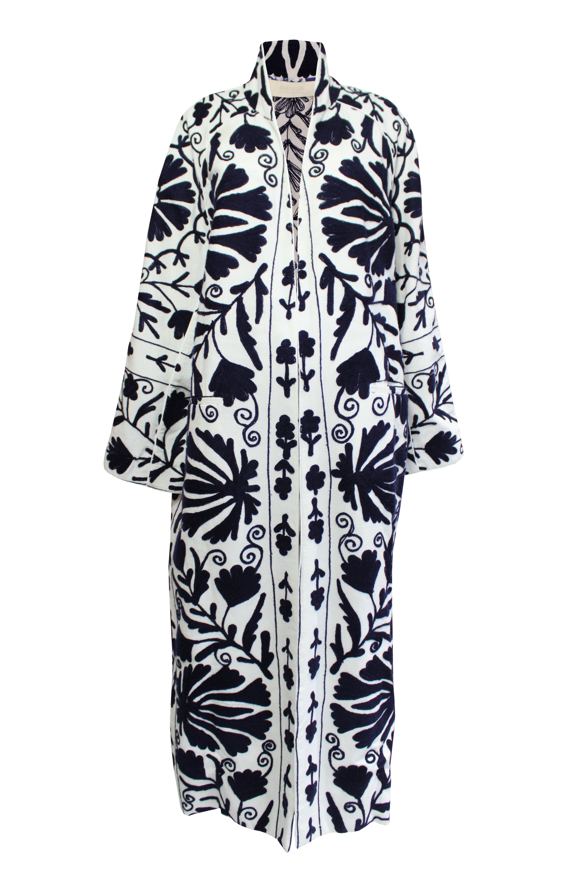 IMG_387DAWID TOMASZEWSKI Bestickter Mantel Tana Suzani Blue Front Without Belt