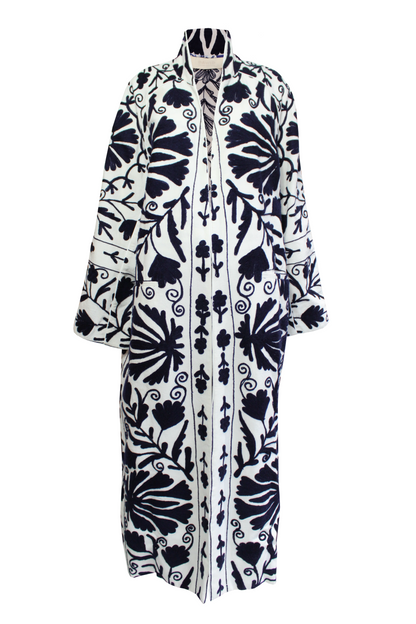 IMG_387DAWID TOMASZEWSKI Bestickter Mantel Tana Suzani Blue Front Without Belt