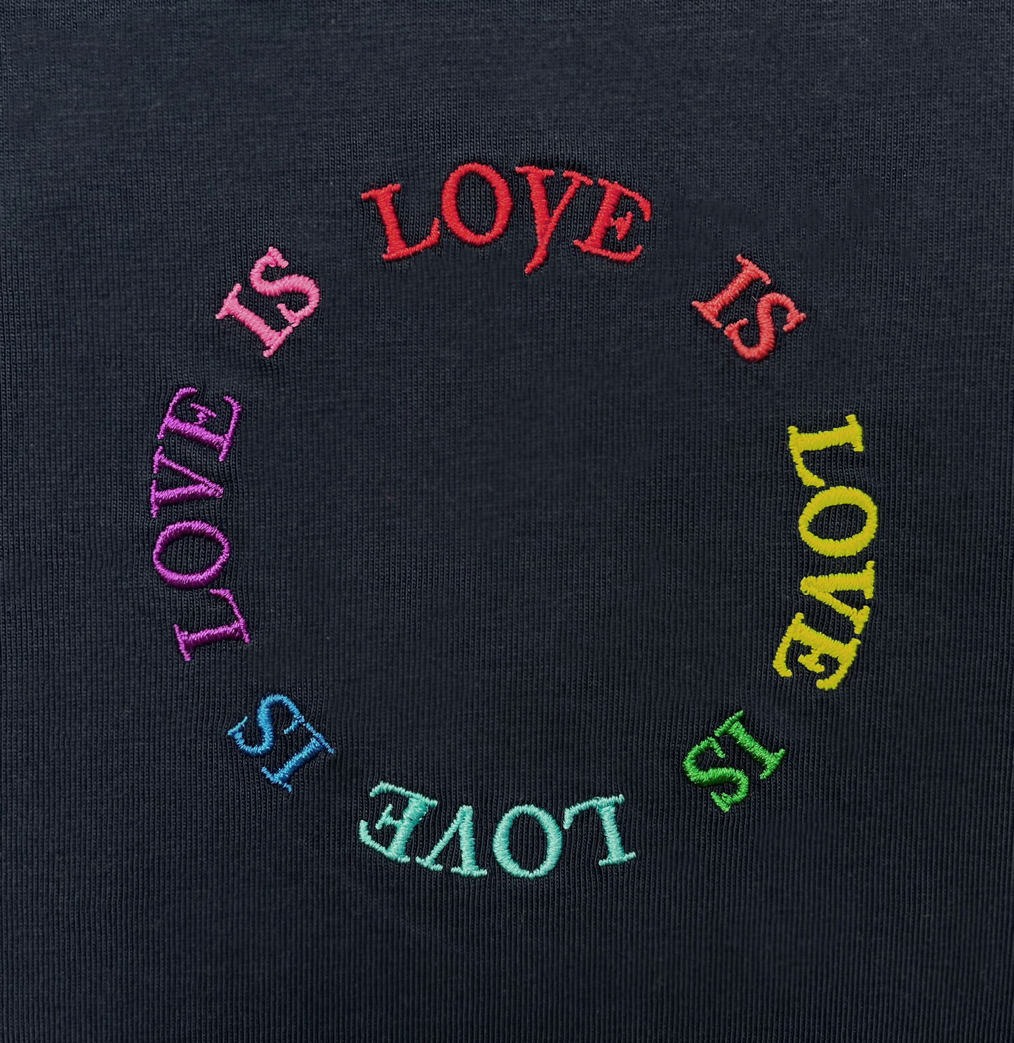T-Shirt "Love is Love" Blue